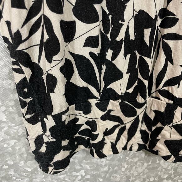 Studio Works Women's Plus Size Black & White Floral Top - Size 2X - Crochet Lace - Picture 4 of 7